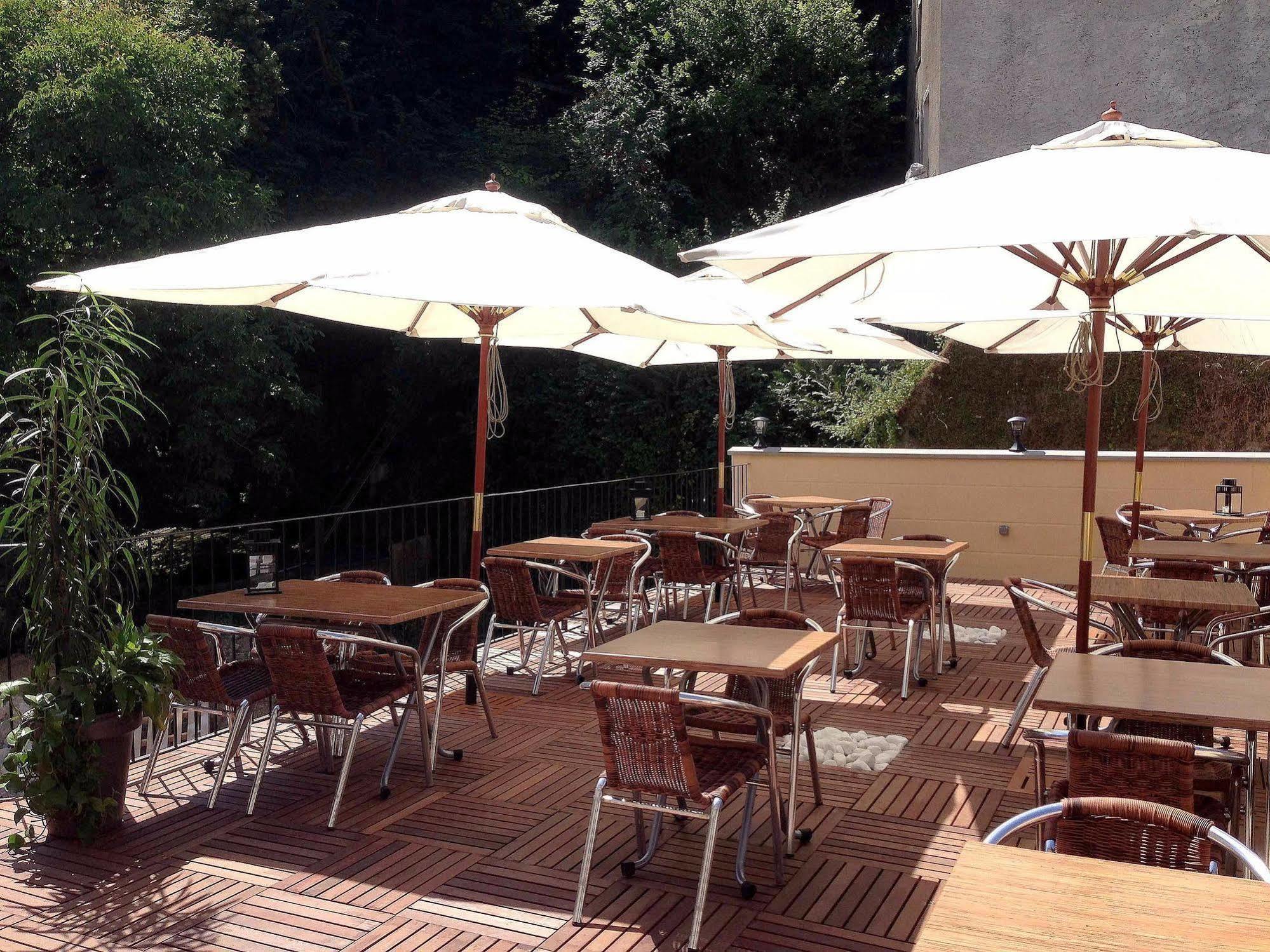 Les Boucles De Meuse Hotel 3 Etoiles Monthermé Exterior foto